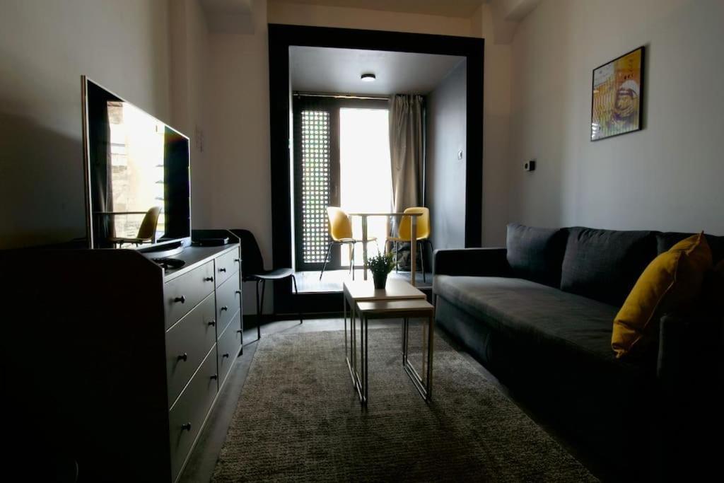 Studio Apartment By Hi5- Rottenbiller Apartment Budapest Exterior photo