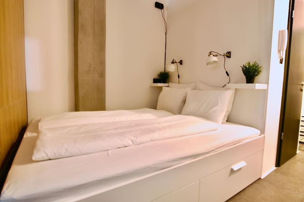Studio Apartment By Hi5- Rottenbiller Apartment Budapest Exterior photo