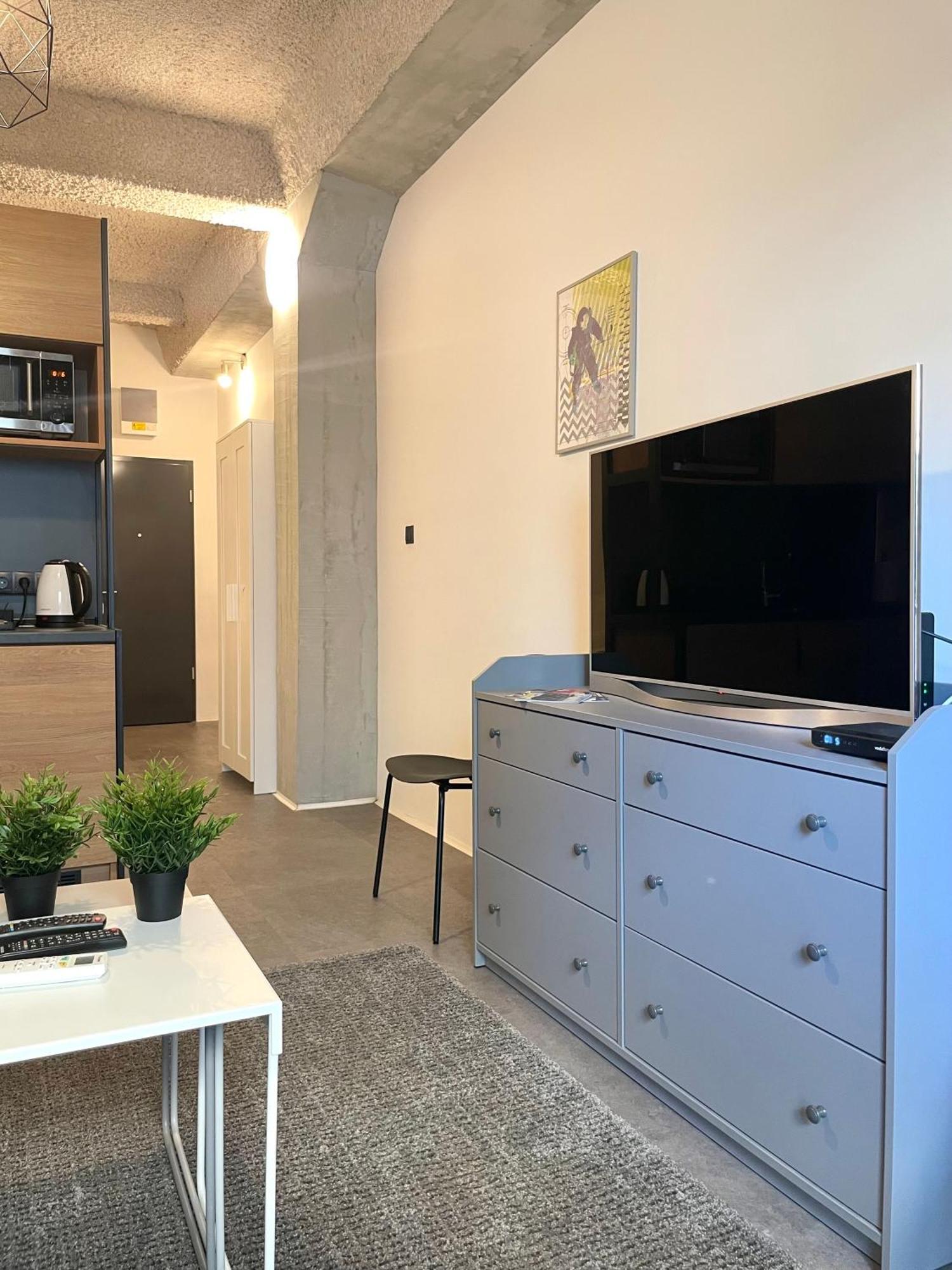 Studio Apartment By Hi5- Rottenbiller Apartment Budapest Exterior photo