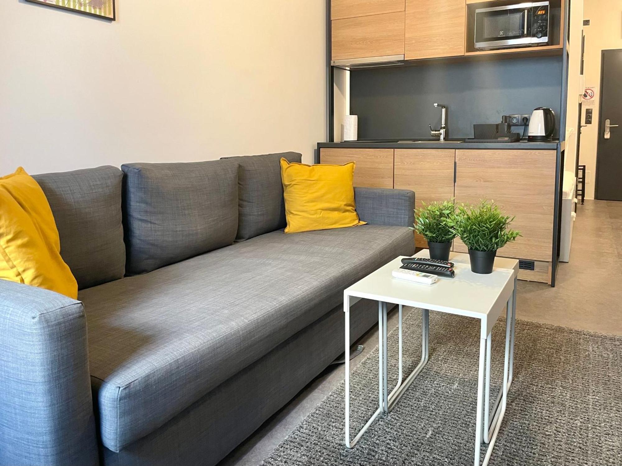 Studio Apartment By Hi5- Rottenbiller Apartment Budapest Exterior photo